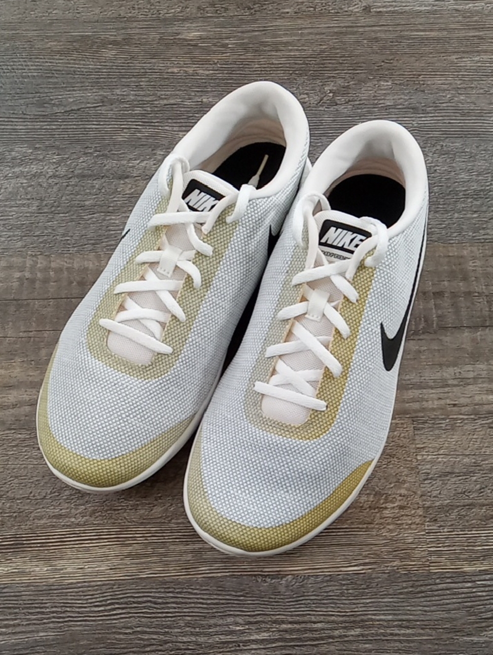 Nike Men's Athletic Sneakers-NEW